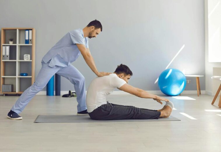 Revitalize Your Spine at Pune’s Premier Physiotherapy Clinic